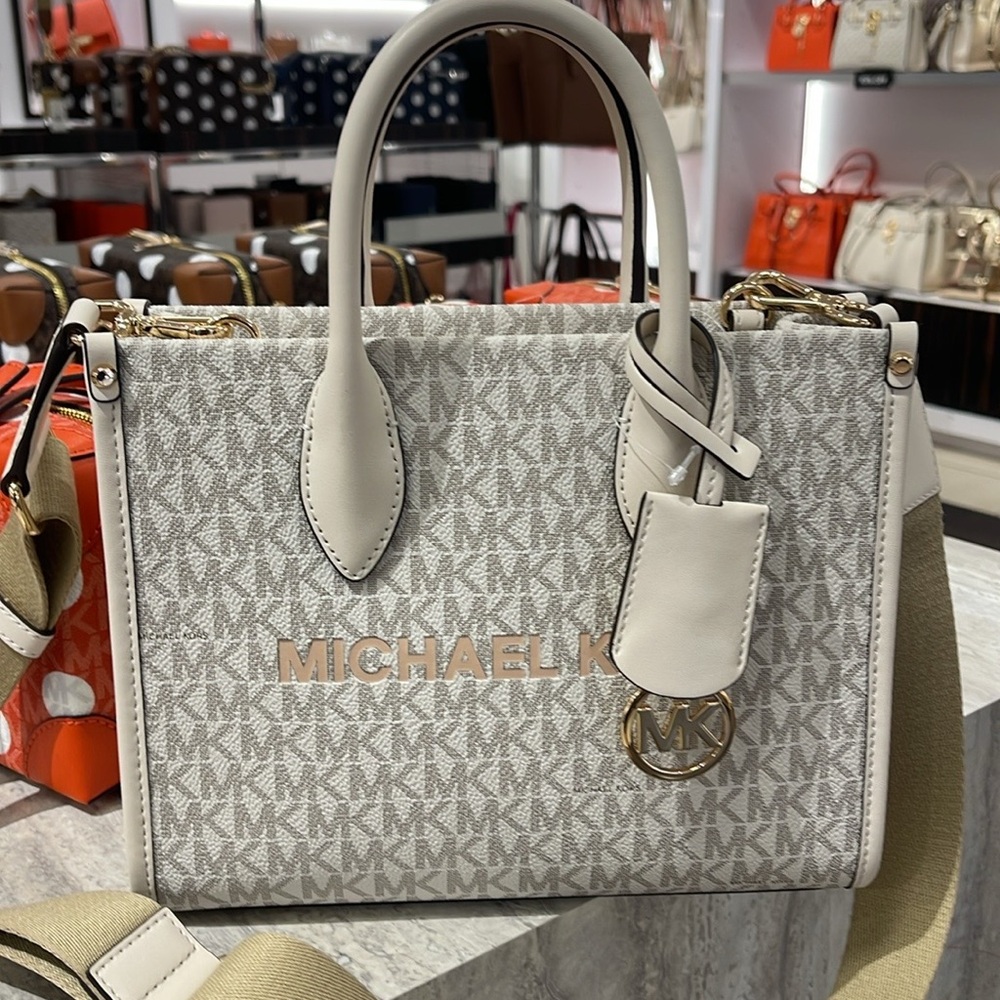 Michael Kors Mirella Small Signature Logo Crossbody Shopper TZ XBODY Bag
LT CRM - Picture 2 of 16